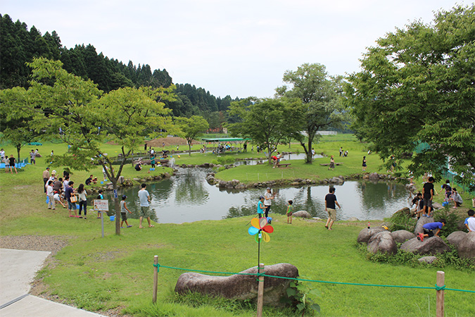 手ぶらで楽しめる、釣り堀公園。