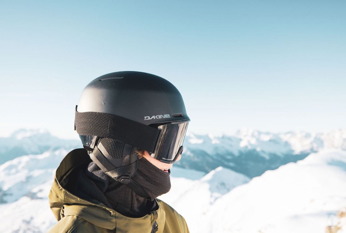 「DAKINE」と「ふじてんスノーリゾート」がヘルメット着用による安全啓発の取り組みを2024-2025シーズンより開始