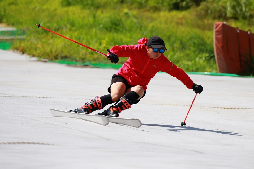 全長約350mのサマーゲレンデで冬に向けてのトレーニング！新潟「GALAサマーパーク」営業中！