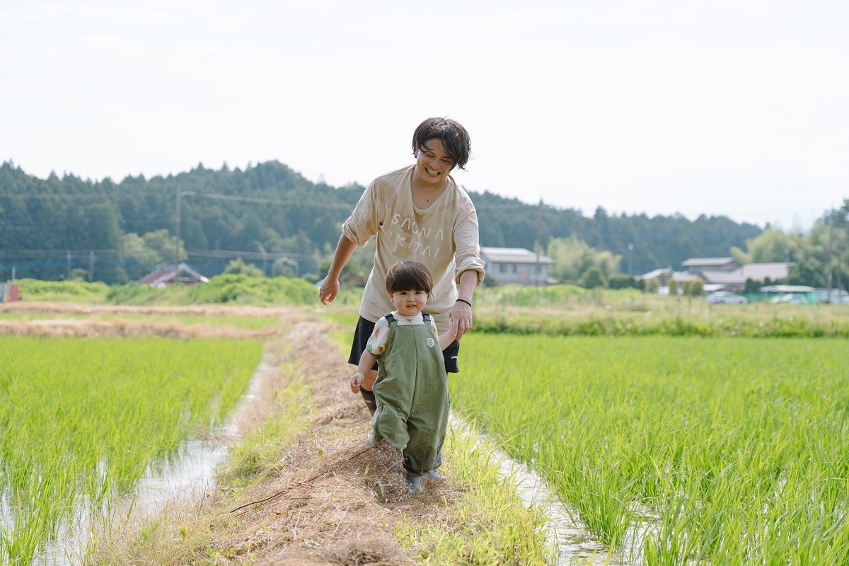 栃木・那須の秋を親子で収穫！黄金色の田んぼで学ぶ「秋の田んぼ教室」を開催