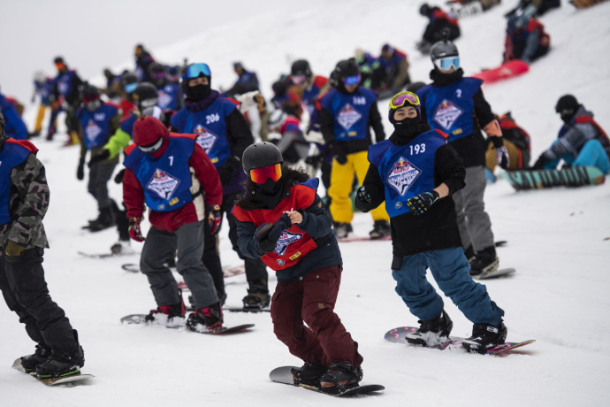 度胸と運試しのダウンヒルレース”RED BULL SNOW CHARGE 2022”　3会場にて開催決定！『参加者募集』