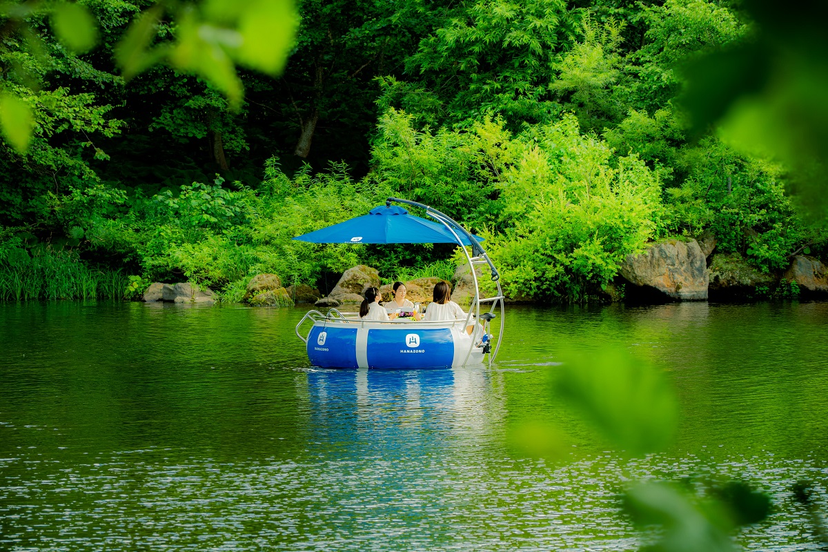 ニセコHANAZONOリゾート「水上のアフタヌーンティー by ピエール・エルメ・パリ」開催