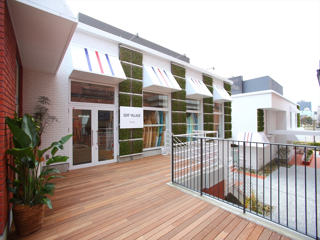 サーフショップ“SURF VILLAGE”　AT　Fred Segal　オープン