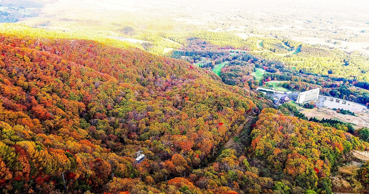 岩手・雫石プリンスホテル・スキー場、雫石紅葉ロープウェーで『秋の空中散歩＆Autumn Walk』を開催。今シーズン新たに早朝運行も開始