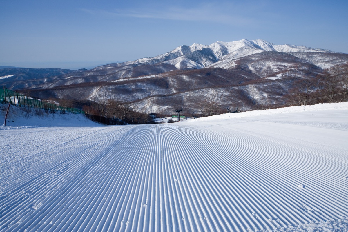 ホワイトワールド尾瀬岩鞍 全面オープン！総滑走距離15,530ｍ