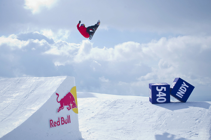 世界初のフリースタイル・スノーボードコンテスト『Red Bull KICK & SHRED』 開催決定！