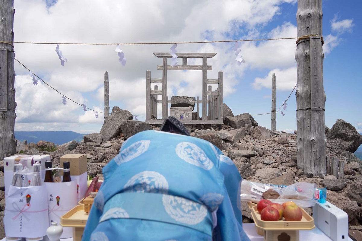 天空の社・車山神社から縄文の祈りを受け継ぎ、山の恵みと登山者の安全、海の豊穣を願う「全国春山感謝祭り」