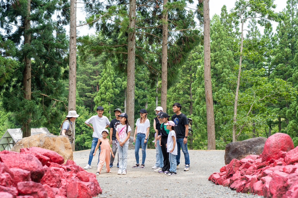 ホテルハーヴェストスキージャム勝山・福井県勝山市、親子で楽しむ！恐竜と自然にふれる秋の学び旅