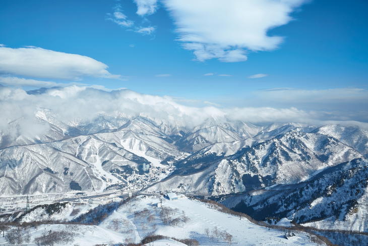新潟県湯沢エリアの雪山