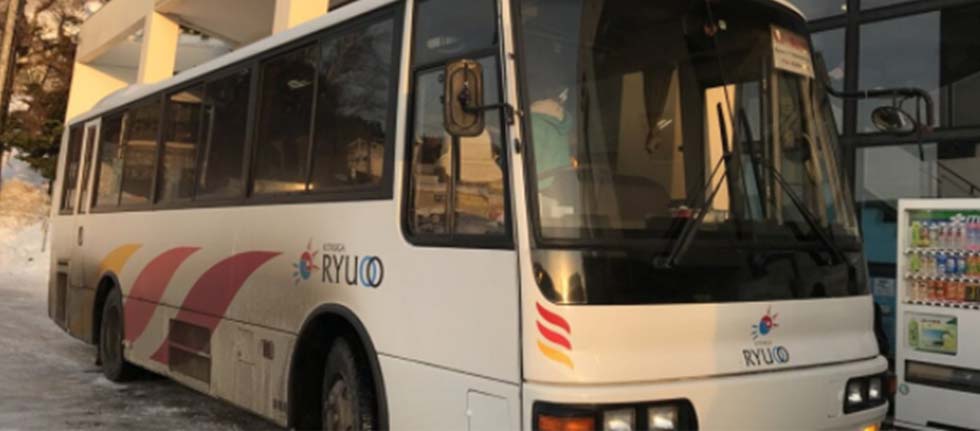 4スキー場＆湯田中温泉・渋温泉・地獄谷野猿公苑を回るシャトルバス