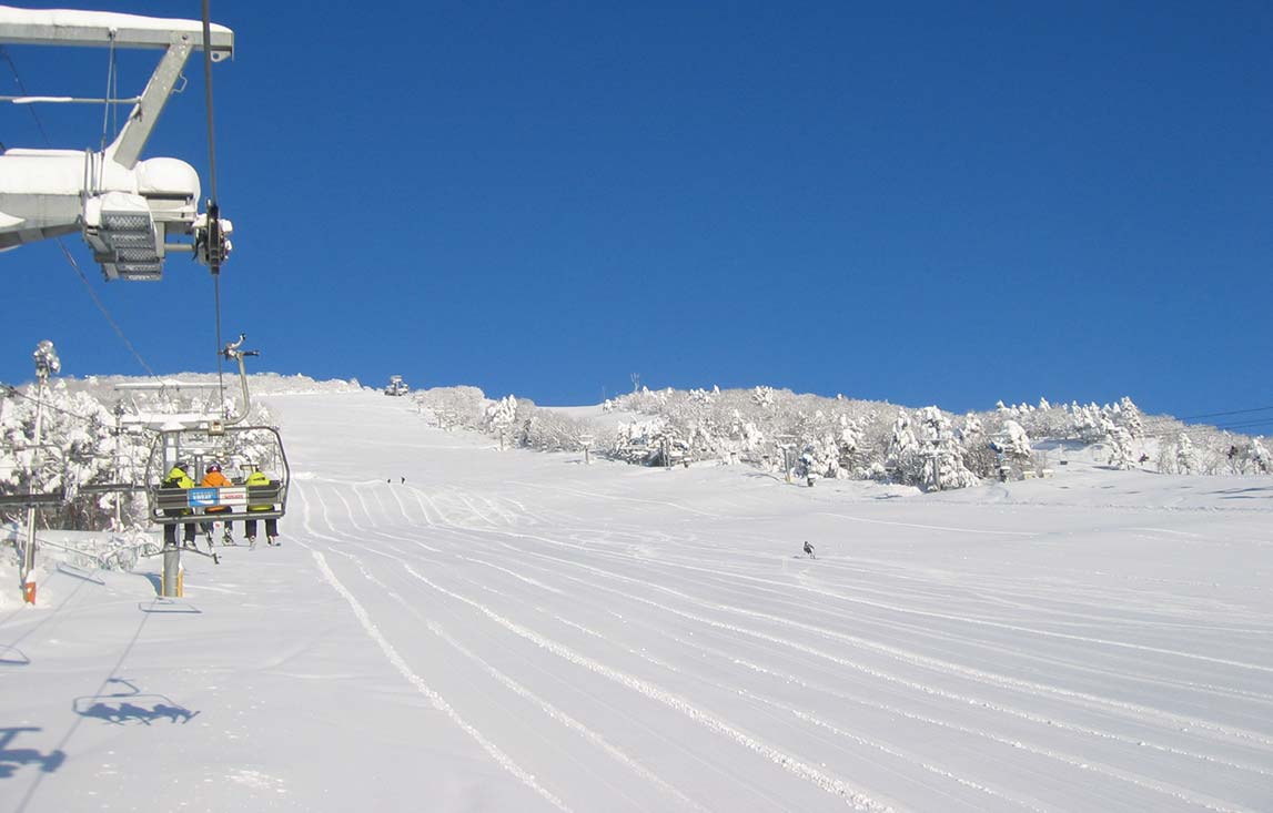 第２クワッドリフト沿いのメインバーン よませ温泉スキー場
