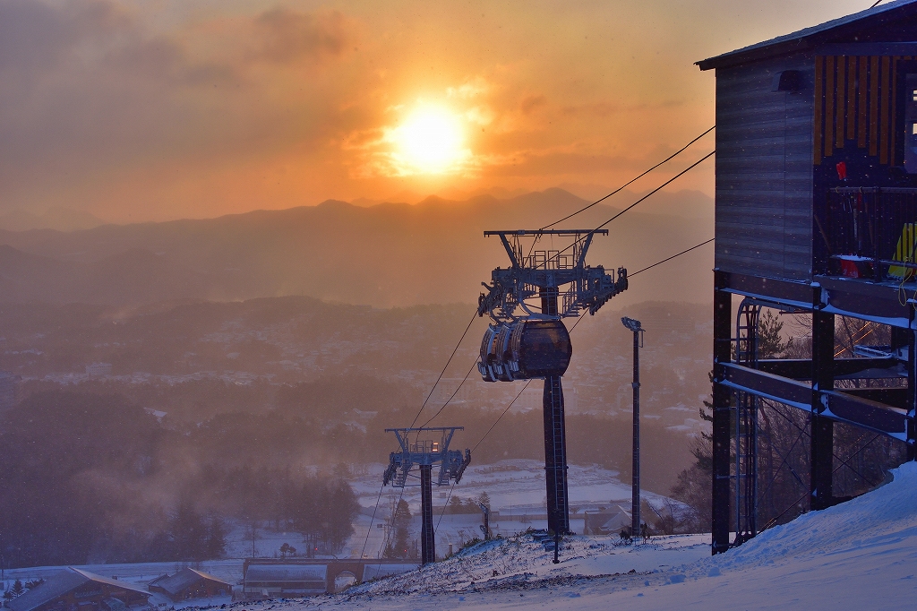 草津温泉スキー場の2026元旦初日の出イベント「ご来光パルスゴンドラ天狗」