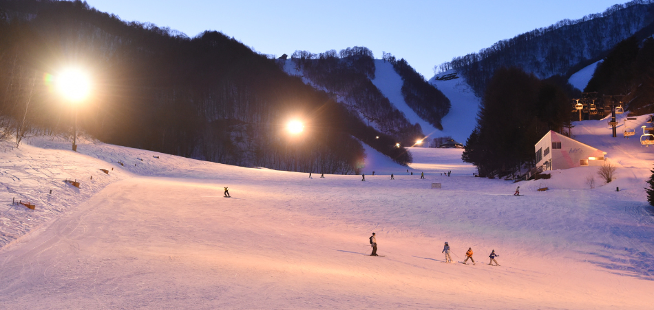 片品エリア唯一のナイター営業！！|ホワイトワールド尾瀬岩鞍