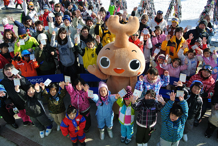 佐久スキーガーデン「パラダ」北パラダスキー場のかぶ太くんクリスマスイベント