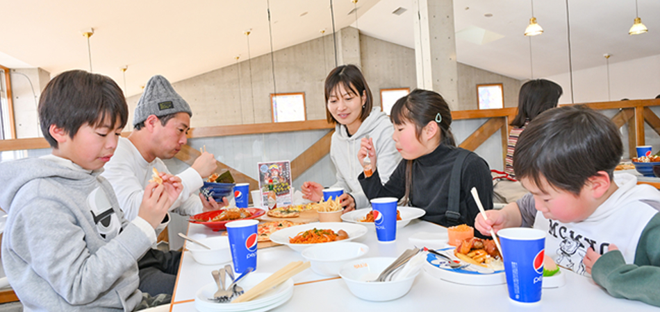 絶対食べたい美味しいゲレ食でみんながハッピー！！|佐久スキーガーデン「パラダ」北パラダスキー場