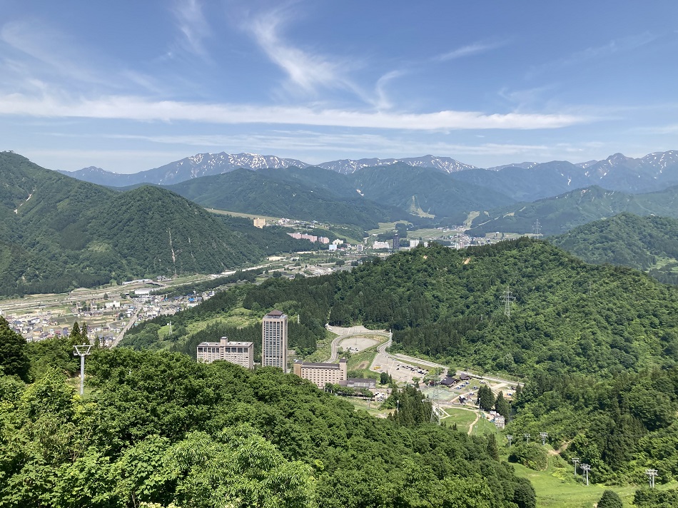 自然の息吹を感じる旅を越後湯沢でお楽しみください。