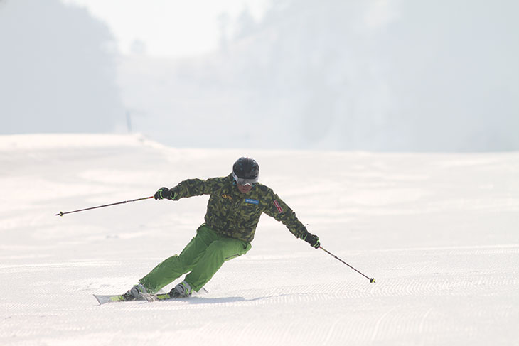 憧れのカービングターンをわかりやすく伝授！カービングターン［SKI編