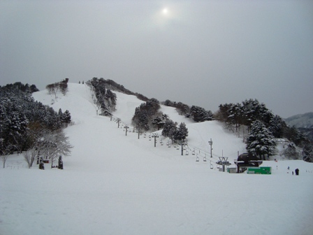 まだ雪が。。。|但馬牧場公園スキー場のクチコミ画像