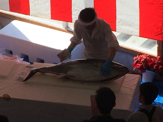 スキー場でマグロの解体|佐久スキーガーデン「パラダ」北パラダスキー場のクチコミ画像