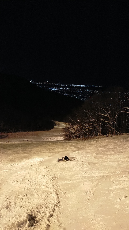 夜景を眺めながら贅沢ナイター|札幌藻岩山スキー場のクチコミ画像3