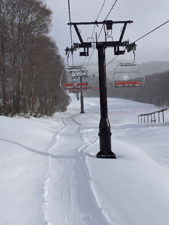 センターハウスがリニューアルされてハウス内レストランが拡張されていました|たんばらスキーパークのクチコミ画像3