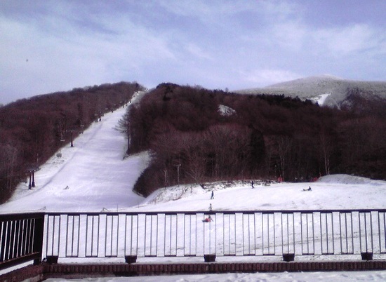 積雪不足で、CリフトとBリフトだけ。|箕輪スキー場のクチコミ画像3