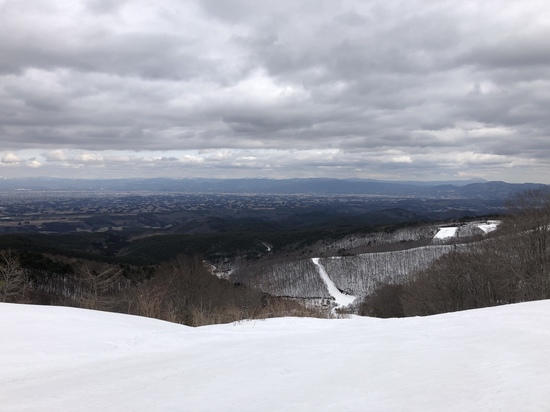 駐車場ドロドロと滑らない雪|国見平スキー場のクチコミ画像2