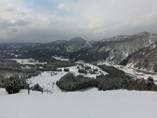 パウダーがあり、地形遊びもできて楽しかった！|立山山麓スキー場のクチコミ画像3