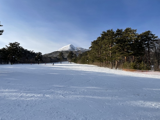 下部は混んでいます|絶景・猪苗代スキー場のクチコミ画像
