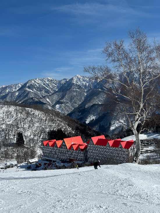 気持ちいい晴天と良い雪質