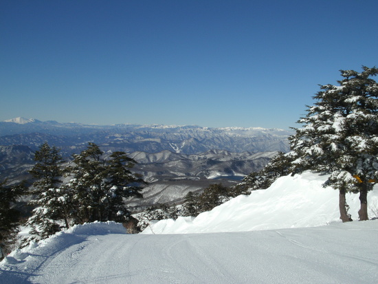 クリアスカイで遠くの山がきれい|川場スキー場のクチコミ画像2
