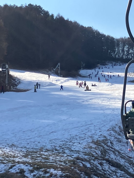 ファミリー中心に大混雑でした！|佐久スキーガーデン「パラダ」北パラダスキー場のクチコミ画像