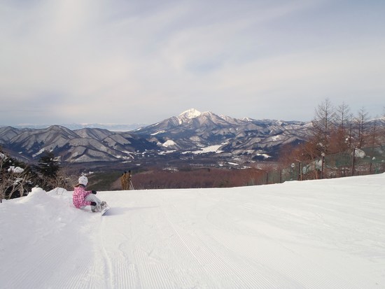 快晴　雪質最高　遠くに磐梯山・猪苗代湖が見える。|のクチコミ画像