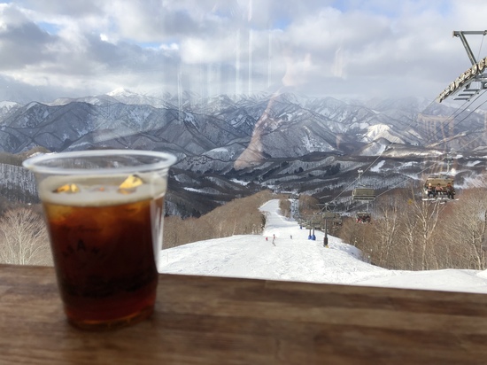 山頂に素晴らしいカフェがあるスキー場|群馬みなかみほうだいぎスキー場（旧 宝台樹スキー場）のクチコミ画像