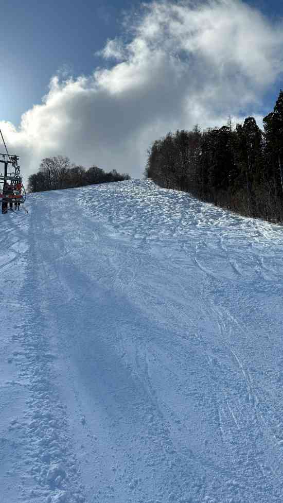 スキーヤーが多いスキー場|戸隠スキー場のクチコミ画像2
